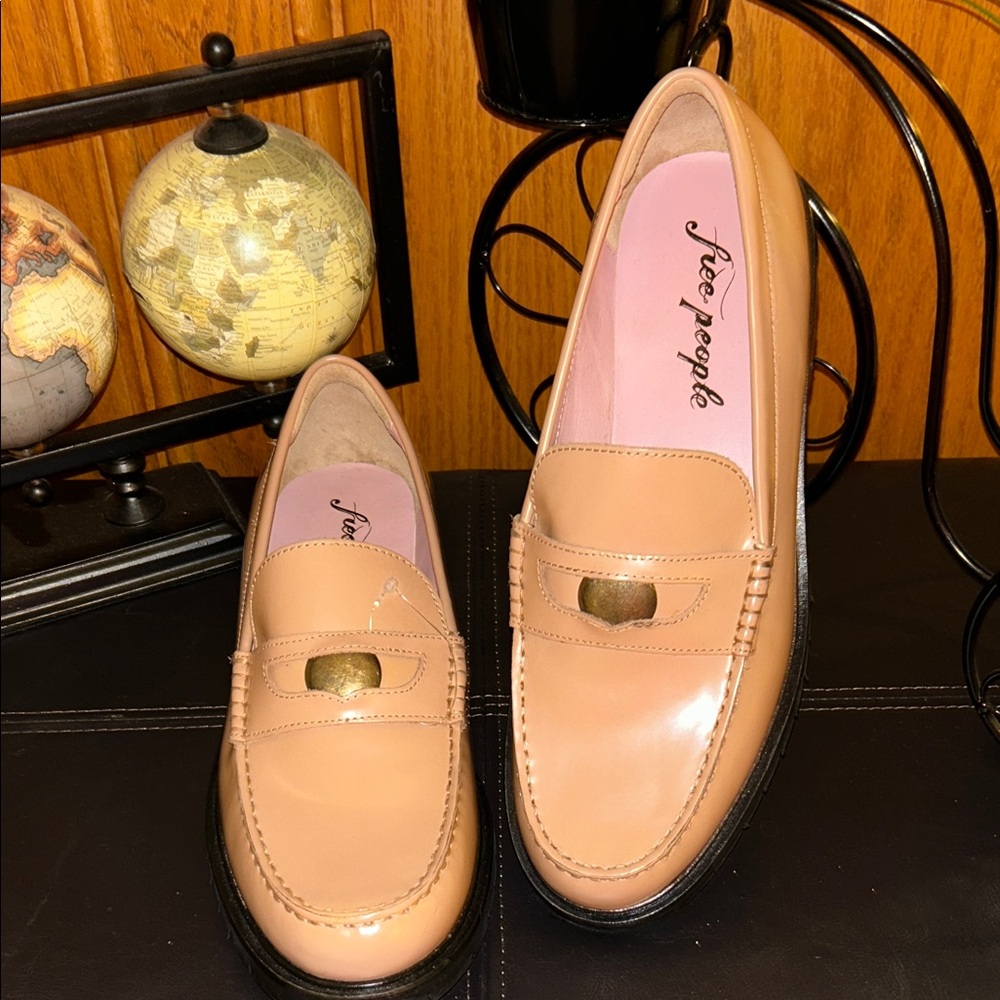 Free People Tan Leather Loafers - Picture 4 of 17